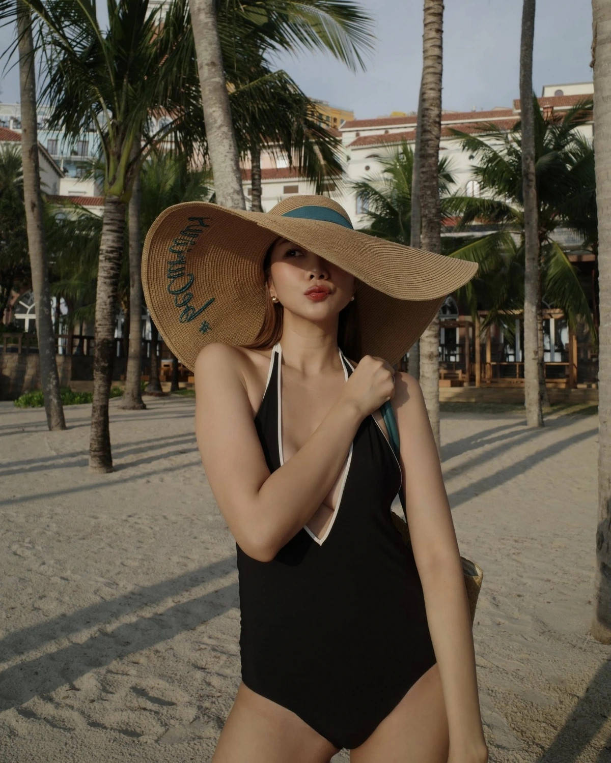 diep lam anh, Y nhi va dan my nhan viet dien bikini do dang goi cam hinh anh 3