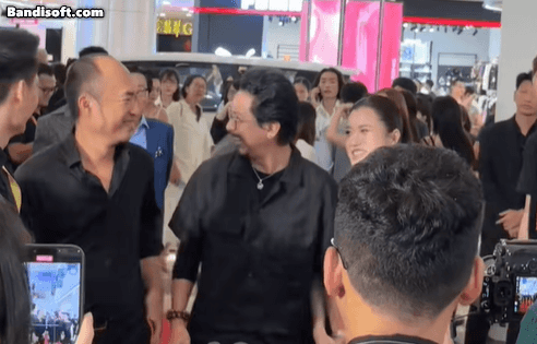 Fan Tiến Luật bức xúc trước màn giới thiệu 'đi vào lòng đất' của MC