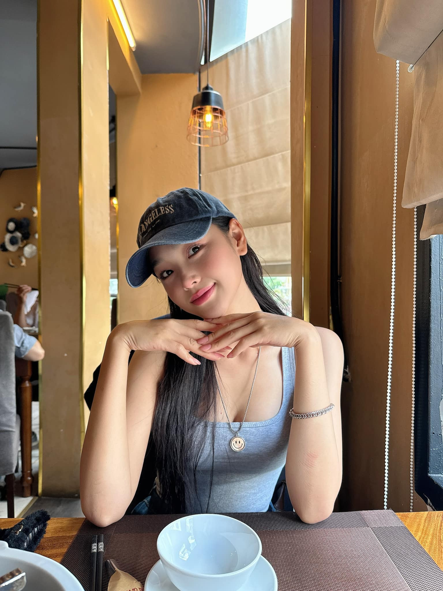 Mỹ nhân VFC quê Thanh Hóa gợi ý kiểu áo thun sexy cuốn hút mùa hè- Ảnh 5.