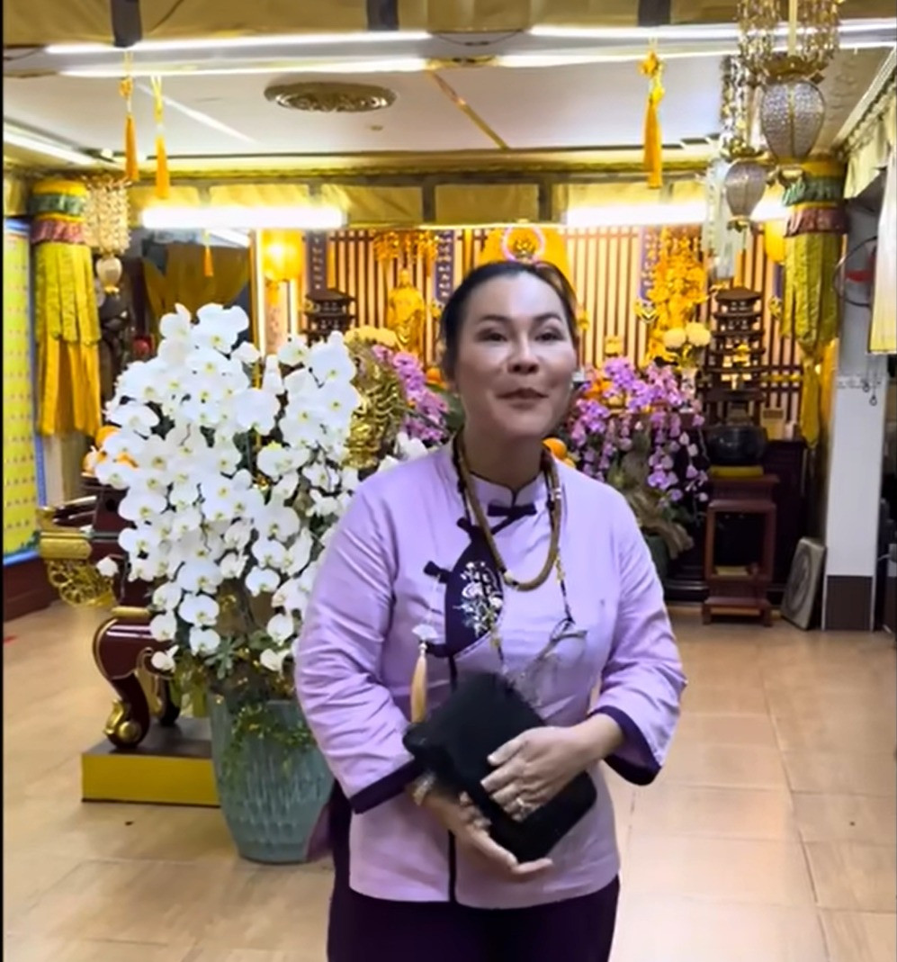 Vợ Quý Bình tiết lộ bị người lạ hăm dọa đòi đánh sau khi chồng qua đời