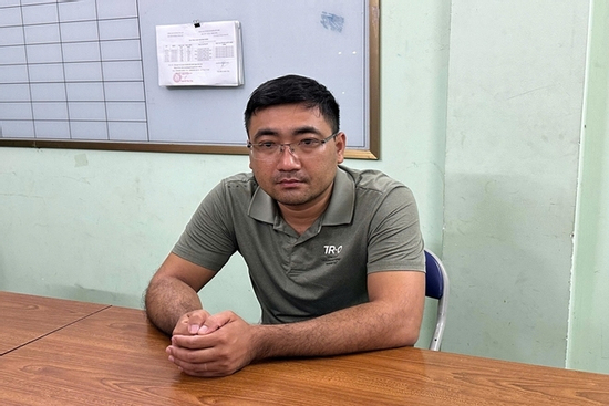 Bắt khẩn cấp người đàn ông đạp ngã nữ xe ôm công nghệ ở Bình Dương