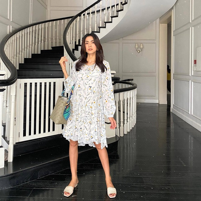 Diện trang phục họa tiết sành điệu ngày hè như Tăng Thanh Hà