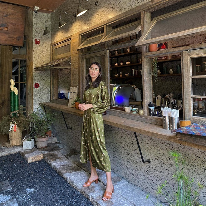 Diện trang phục họa tiết sành điệu ngày hè như Tăng Thanh Hà