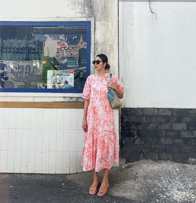 Diện trang phục họa tiết sành điệu ngày hè như Tăng Thanh Hà