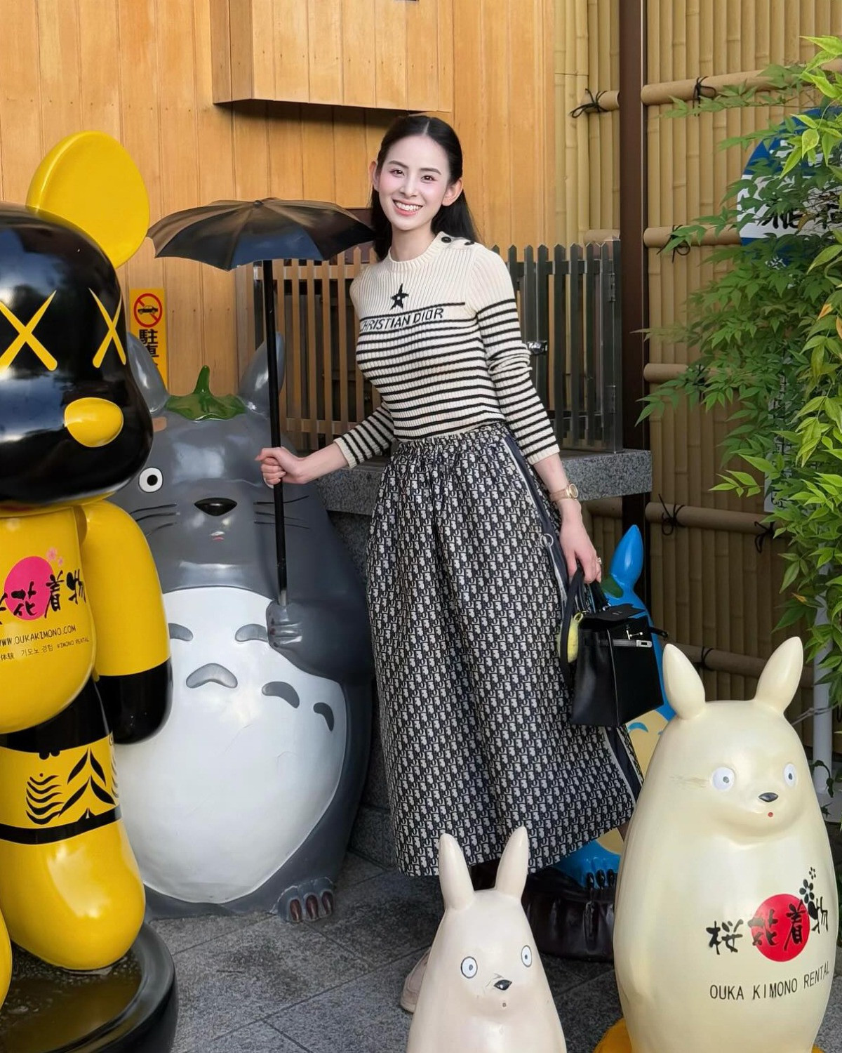 Hương Liên nhập hội phú bà Vbiz nhờ lấy chồng giàu sương sương 1 tỷ trên người nhìn mà choáng