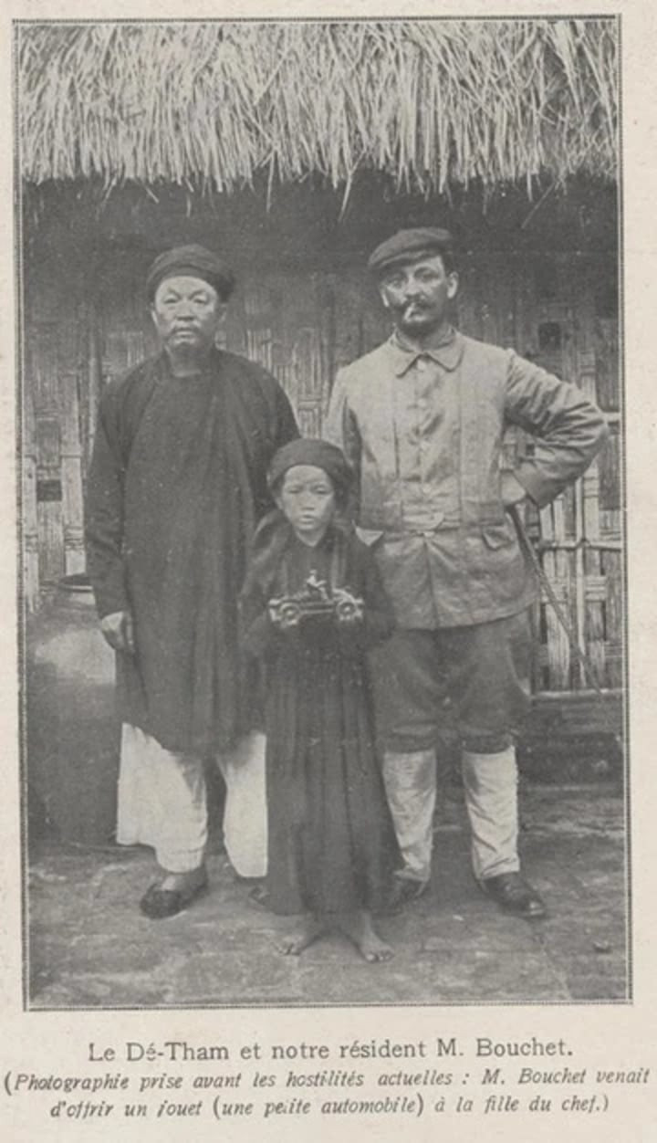 Riêng người con gái Hoàng Thị Thế bị tách khỏi mẹ và giao cho một người Pháp từng quen biết Đề Thám thời kỳ hai bên hòa hoãn là Bouchet nuôi nấng.