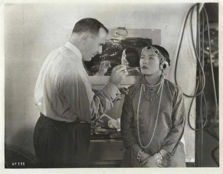 Vai diễn đầu tiên của bà là công chúa Trung Hoa Li-Ti trong bộ phim