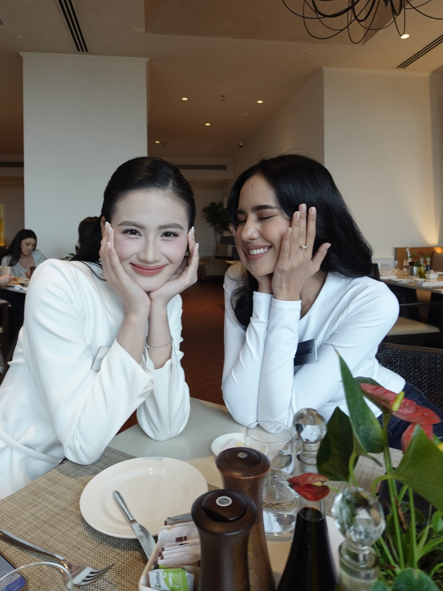 Fan sắc đẹp quốc tế 'tràn' vào Facebook Ý Nhi sau tâm thư gửi Tân Hoa hậu Thế giới 2025 Fan sắc đẹp quốc tế 'tràn' vào Facebook Ý Nhi sau tâm thư gửi Tân Hoa hậu Thế giới 2025- Ảnh 5.