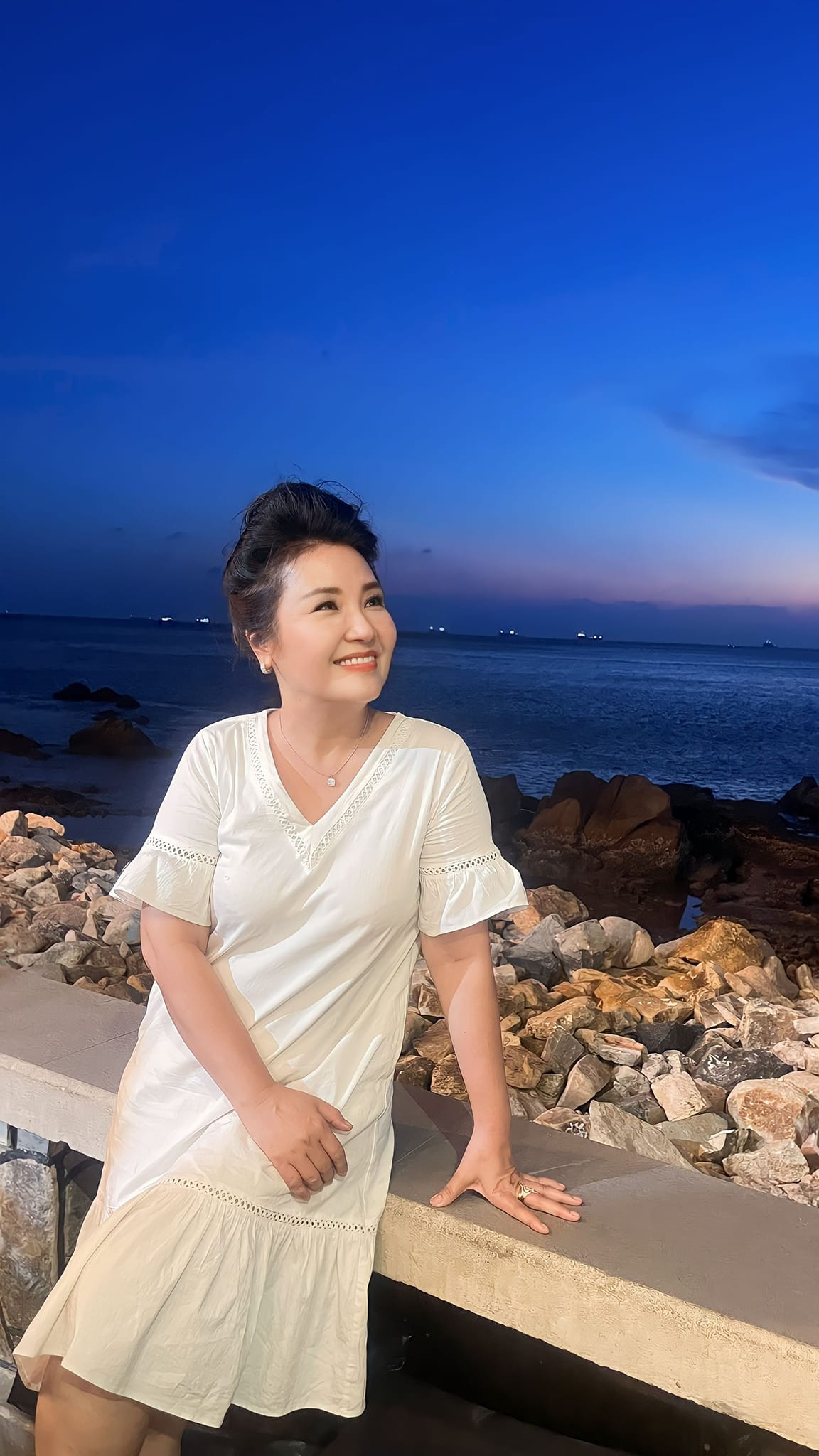 Mẹ chồng Bảo Thanh trên phim có nhan sắc đời thực ở tuổi U60 tươi trẻ- Ảnh 9.