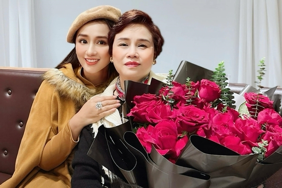 Mẹ ruột Lã Thanh Huyền: Hoa khôi Hà thành, tuổi xế chiều giàu sang viên mãn