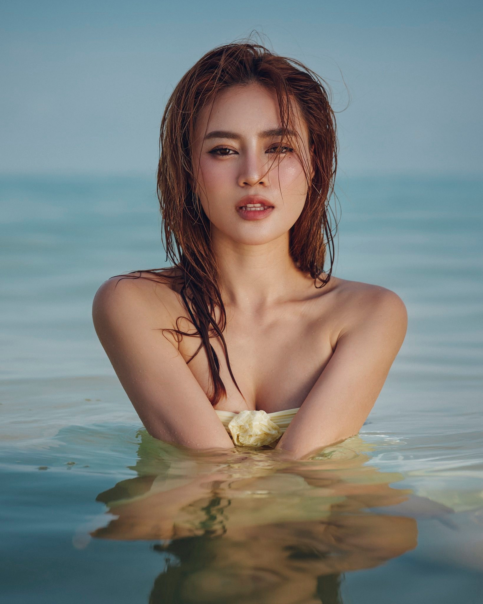 Mỹ nhân phim 'Gái già lắm chiêu' khiến fan 'mắt chữ O miệng chữ A' với clip diện bikini chào hè- Ảnh 4.