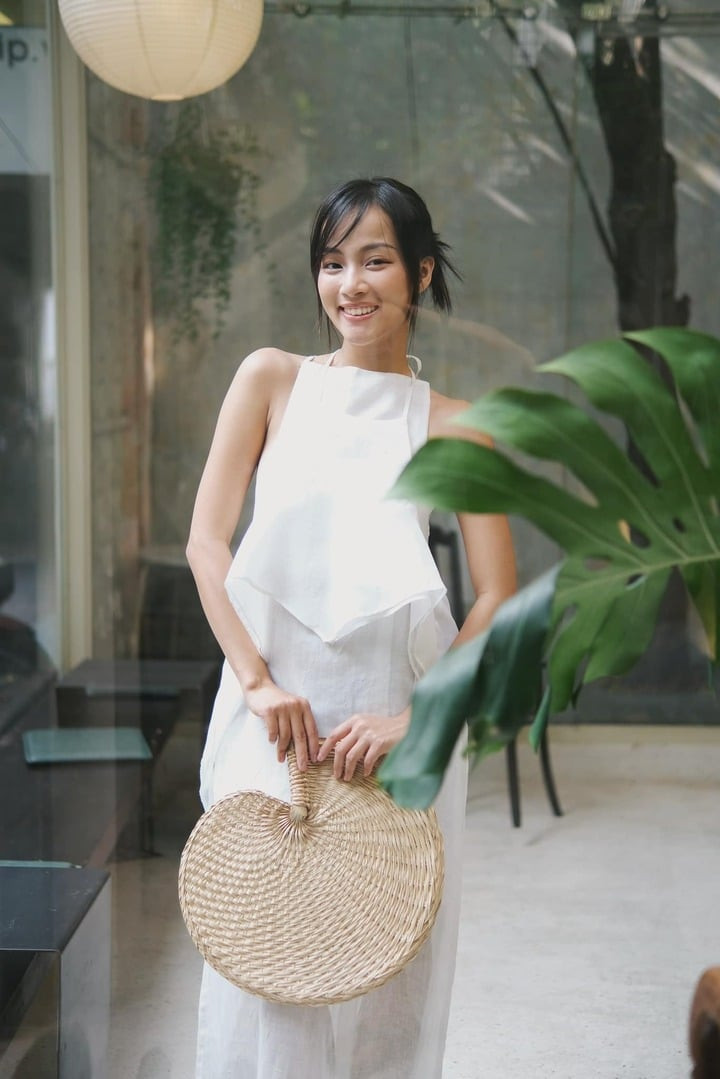 Nhan sắc thu hút giúp trang cá nhân của nữ diễn viên hơn 31 nghìn người theo dõi.