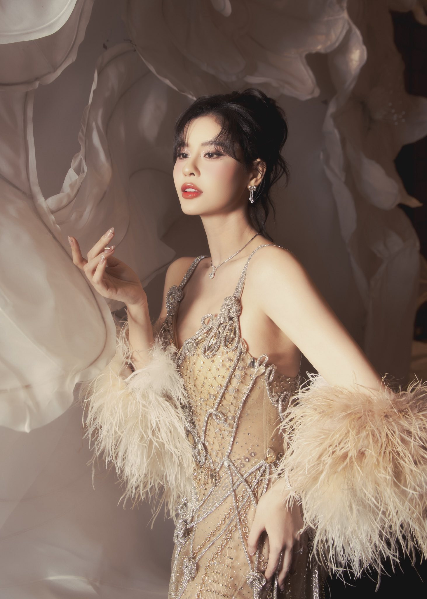 Nữ ca sĩ quê Khánh Hòa nổi danh với hàng loạt hit đình đám, tuổi U40 gây ngỡ ngàng bởi nhan sắc 'cực phẩm' Trương Quỳnh Anh - Ảnh 8.