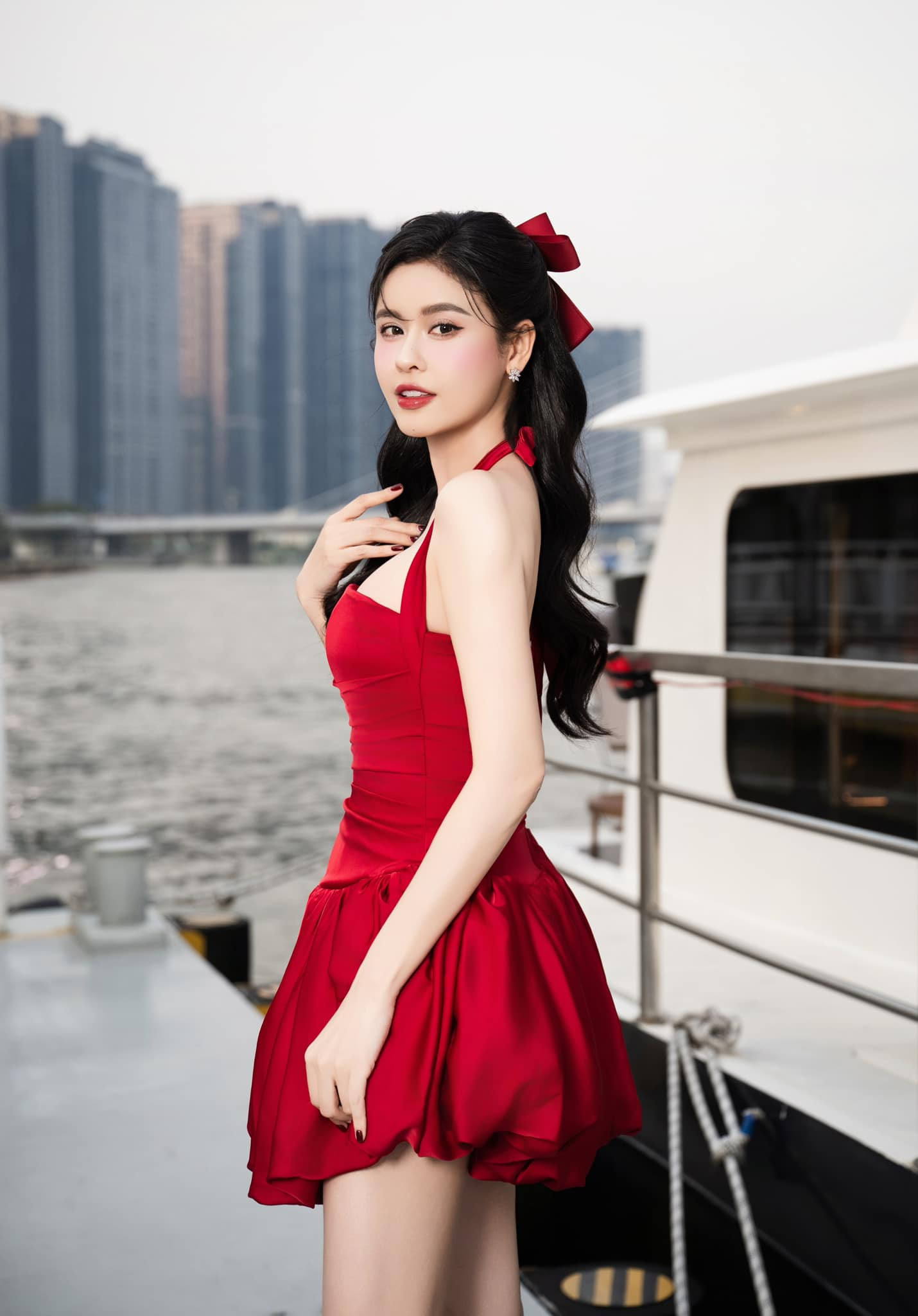Nữ ca sĩ quê Khánh Hòa nổi danh với hàng loạt hit đình đám, tuổi U40 gây ngỡ ngàng bởi nhan sắc 'cực phẩm' Trương Quỳnh Anh - Ảnh 6.