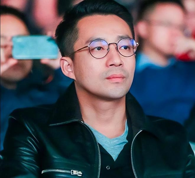 Tình thế tiến thoái lưỡng nan của hai con Từ Hy Viên