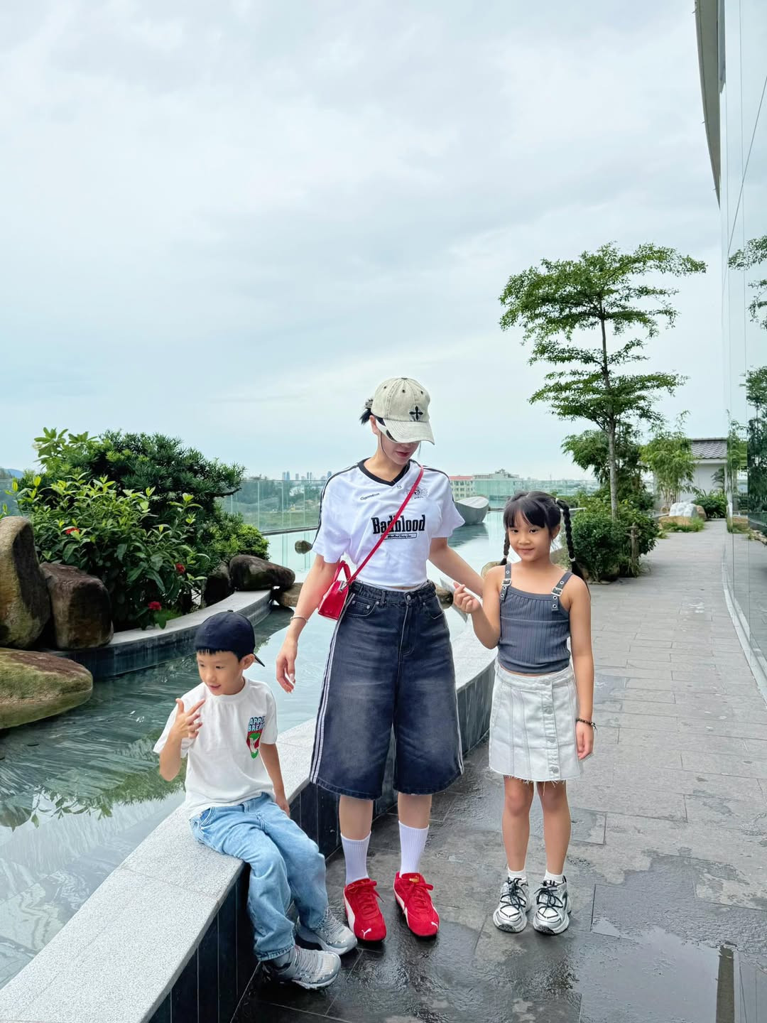 'Bà mẹ 2 con' gốc Hà thành khoe vẻ 'bốc lửa' sau khi yêu tình trẻ kém 11 tuổi- Ảnh 12.