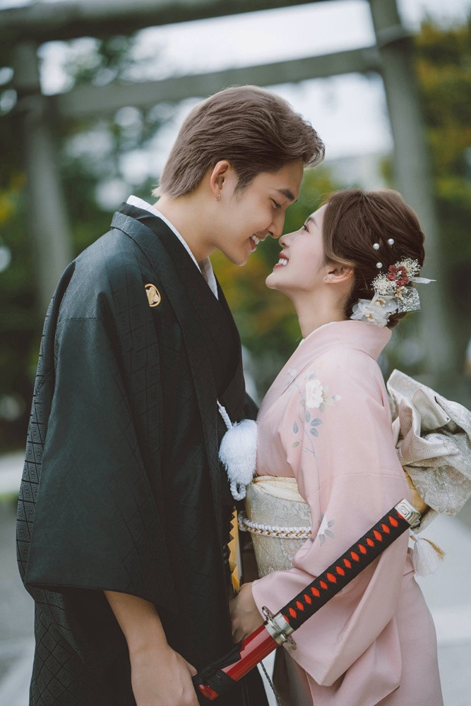 Cặp đôi đình đám VFC bất ngờ tung ảnh cầu hôn chuẩn bị về chung một nhà