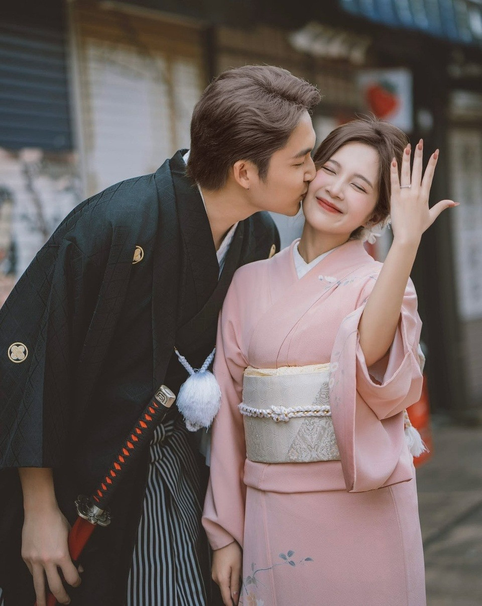 Cơ ngơi gây choáng ngợp của Đình Tú trước khi cầu hôn bạn gái hot girl