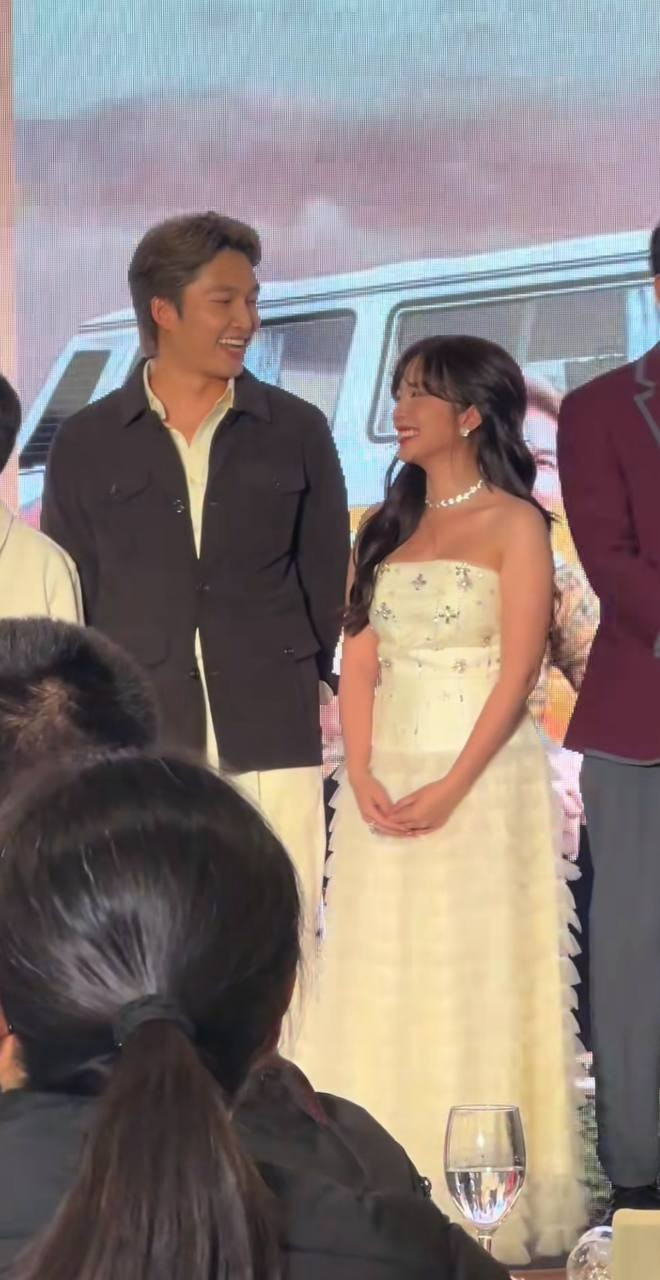 Ngoại hình đũa lệch 1m83  1m53 của Đình Tú và vợ hot girl sắp cưới