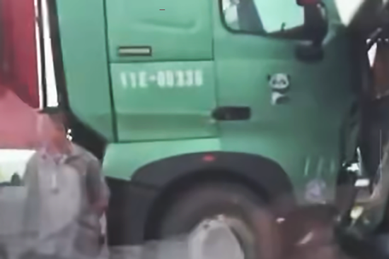 Tai nạn liên hoàn giữa 5 xe ô tô trên cao tốc Cao Bồ - Mai Sơn