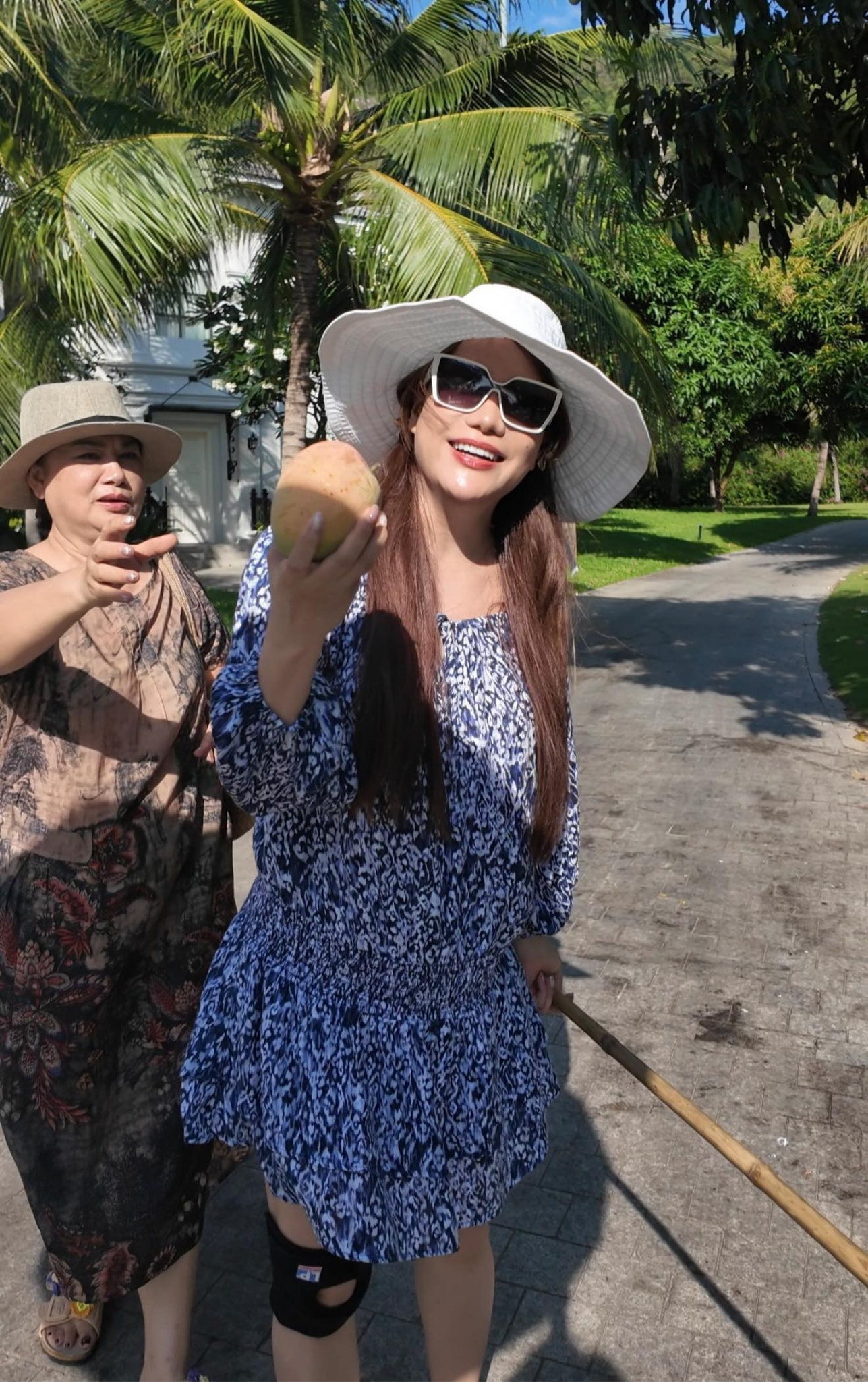 Trương Ngọc Ánh khoe mẹ ruột Hoa khôi Hà thành 1 thời nhan sắc U70 át con gái