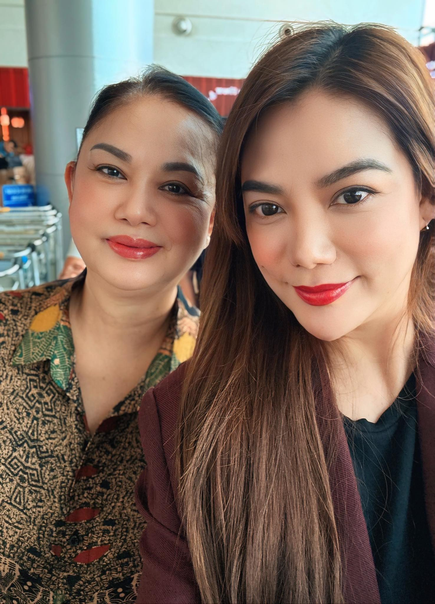 Trương Ngọc Ánh khoe mẹ ruột Hoa khôi Hà thành 1 thời nhan sắc U70 át con gái