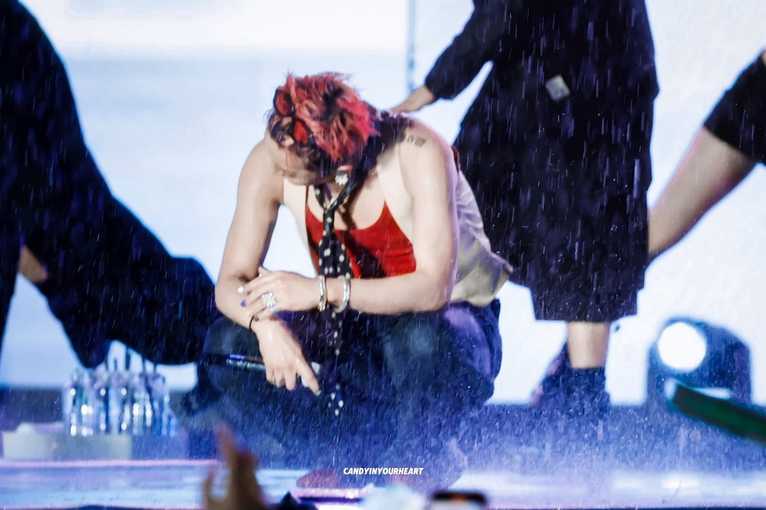 g dragon viet nam 7_batch.jpg