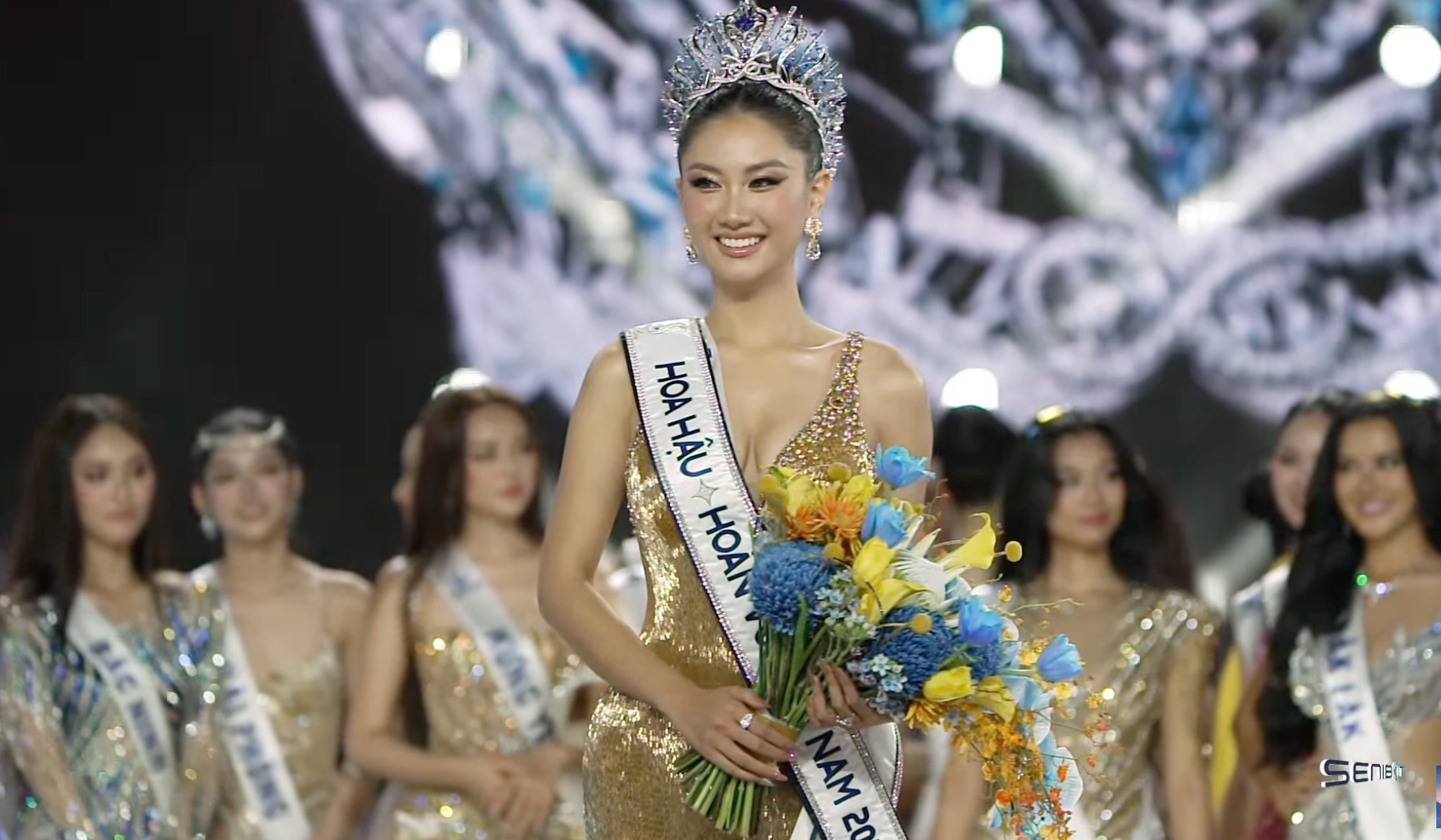 Một người đẹp tố cáo Hoa hậu Hoàn vũ dàn xếp kết quả ban tổ chức ưu ái Nguyễn Hoàng Phương Linh