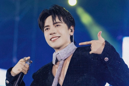 Nghệ sĩ Việt duy nhất đứng chung sân khấu trong đêm nhạc có G-Dragon là ai?