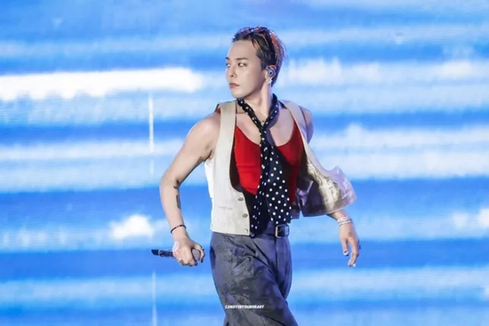 Tranh cãi thái độ của G-Dragon tại sân Mỹ Đình