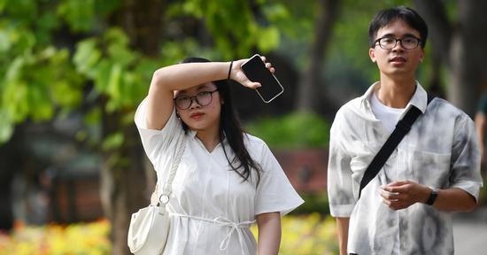 Thời tiết Hà Nội 3 ngày tới: Nắng đến 34 độ, mưa giông bất chợt vào chiều tối