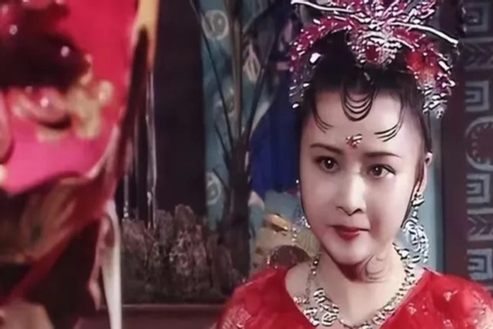 Chị cả yêu tinh nhện trong 'Tây du ký 1986' hiện ra sao?