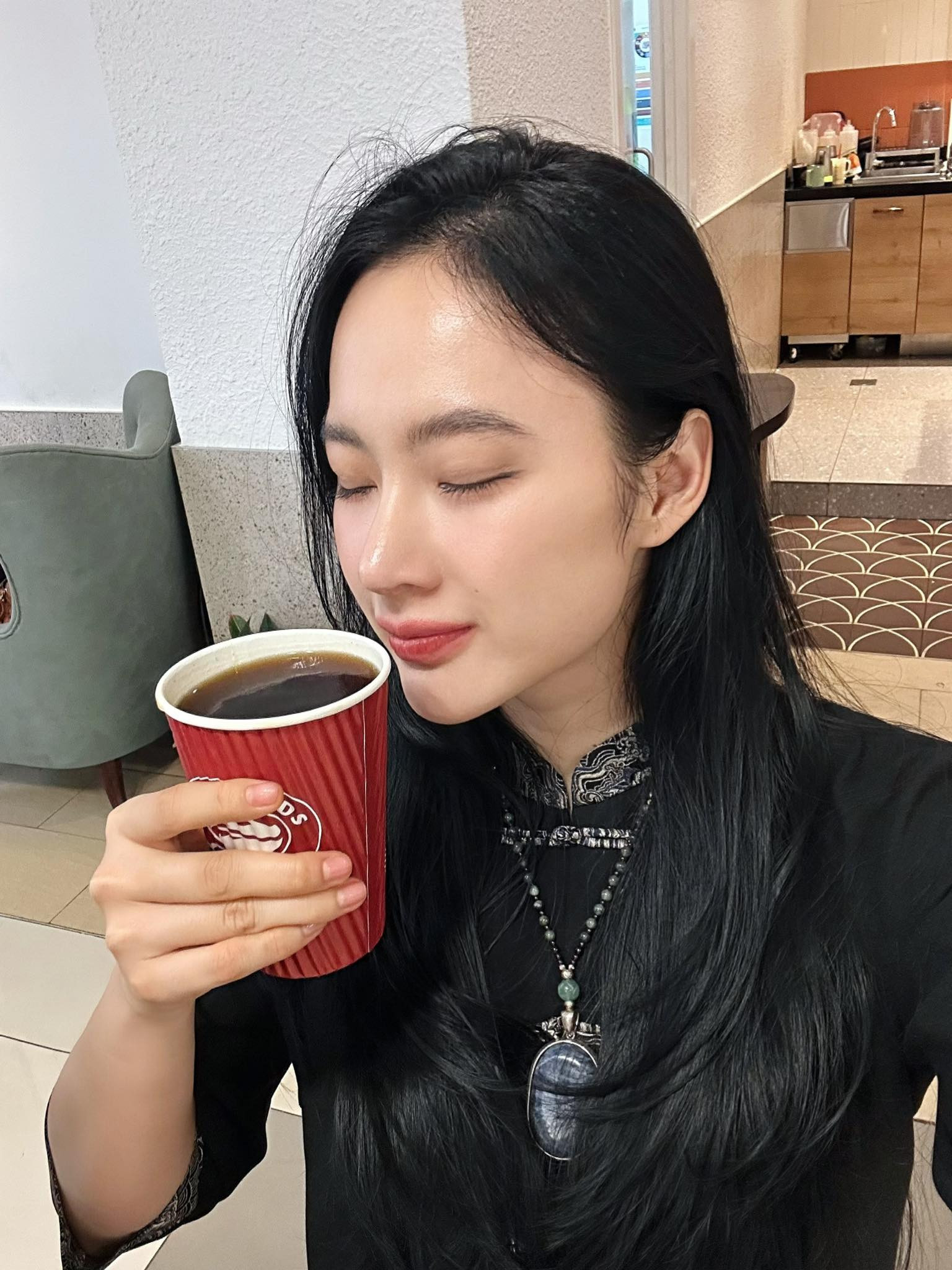 Đời thực nhiều tò mò của Angela Phương Trinh sau loạt hình ảnh khoe cơ bắp nam tính- Ảnh 11.