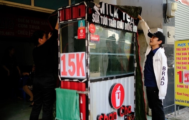 Xe trà sữa giúp nam ca sĩ kiếm tiền mỗi ngày.