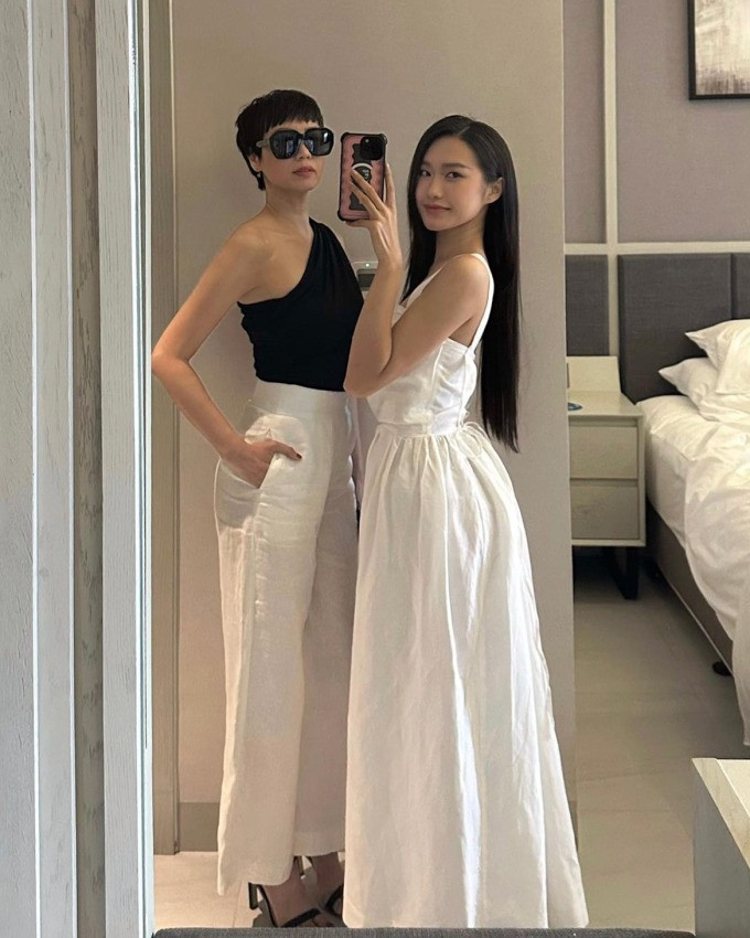 Mẹ vợ Đoàn Văn Hậu như gái 18 đi đu GDragon vóc dáng qua cam thường gây