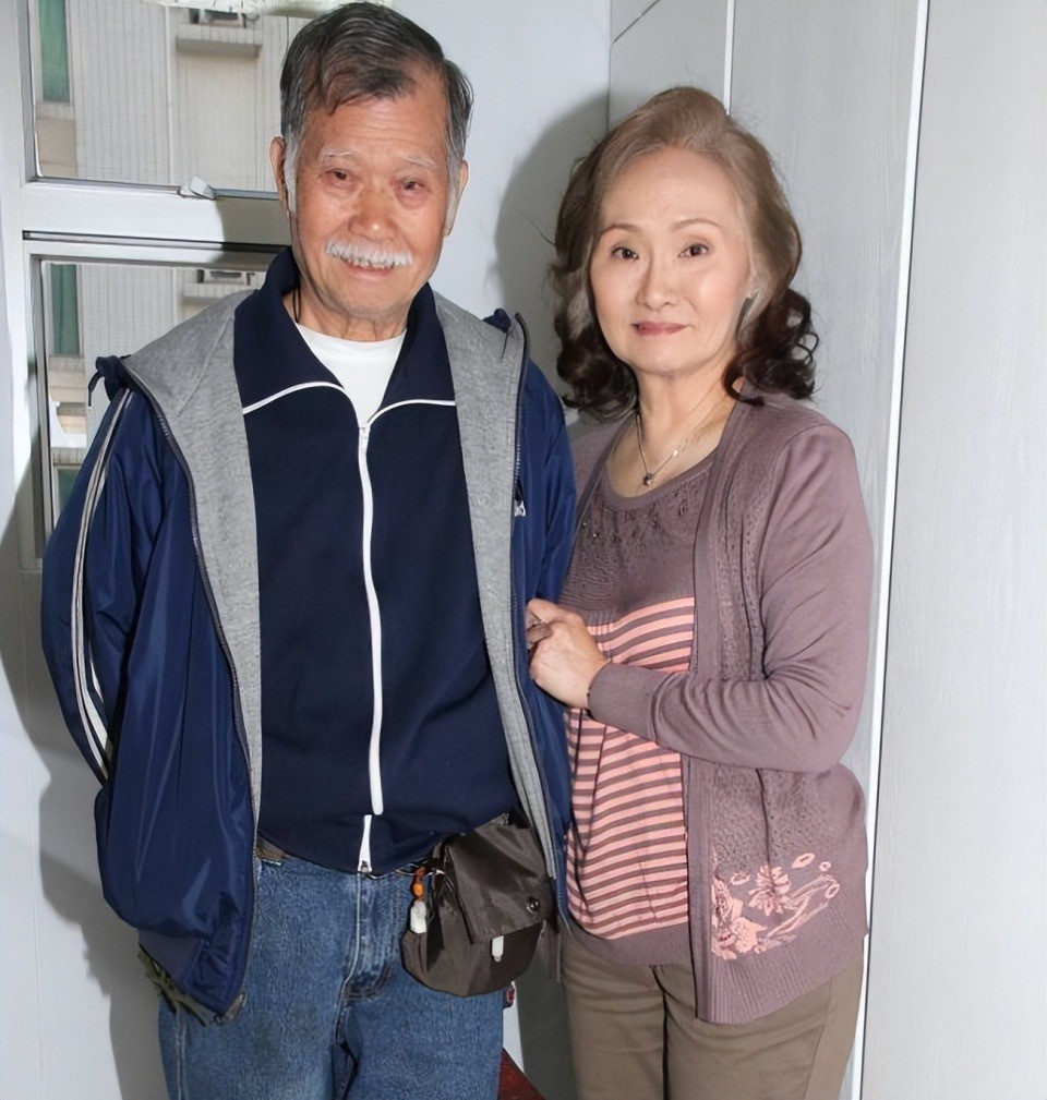 Nghệ sĩ nổi tiếng Hong Kong nhảy lầu tự sát Huỳnh Tông Trạch bày tỏ xót xa