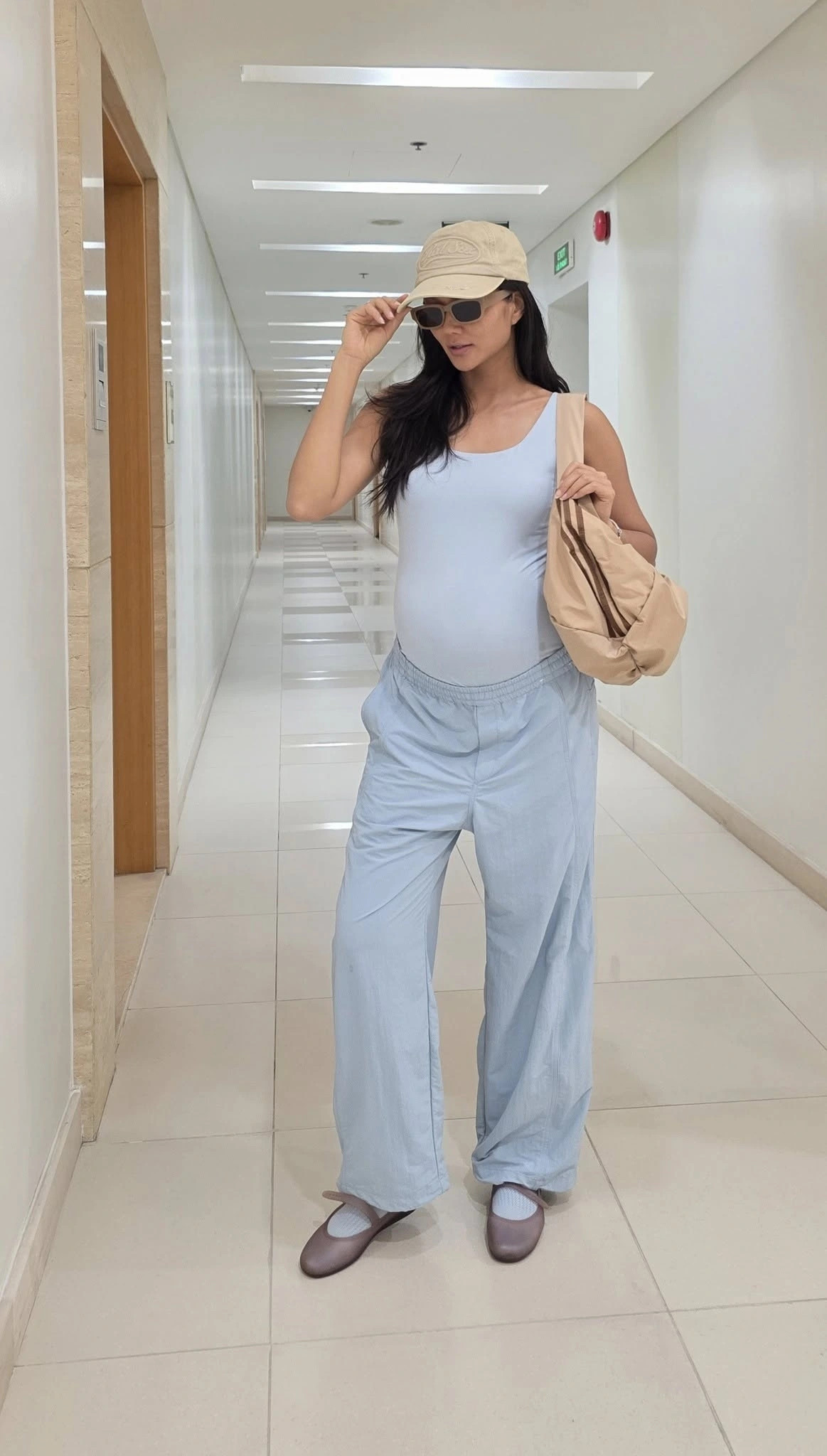 thoi trang khoe bung bau cua hoa hau h hen nie hinh anh 6