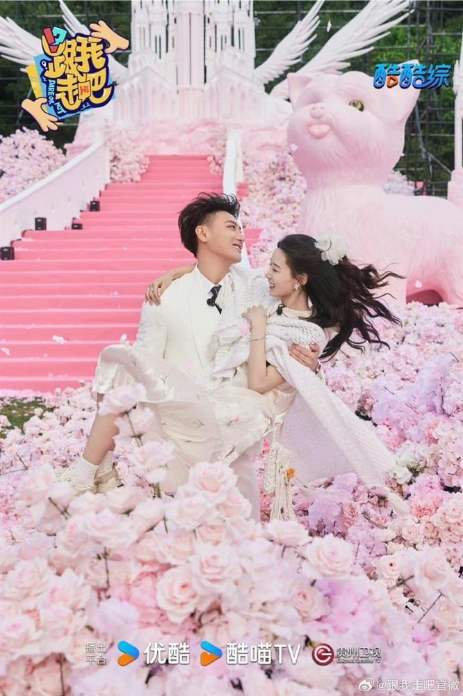 Cặp đôi chủ tịch  nàng thơ nổi tiếng bí mật sinh con
