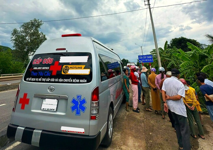 Hiện trường vụ tai nạn thương tâm. (Ảnh: Quốc Hoàng)