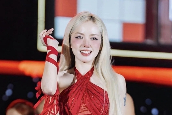 Điều ít biết về 'em xinh' là fan cứng của G-Dragon, có chị gái nổi tiếng