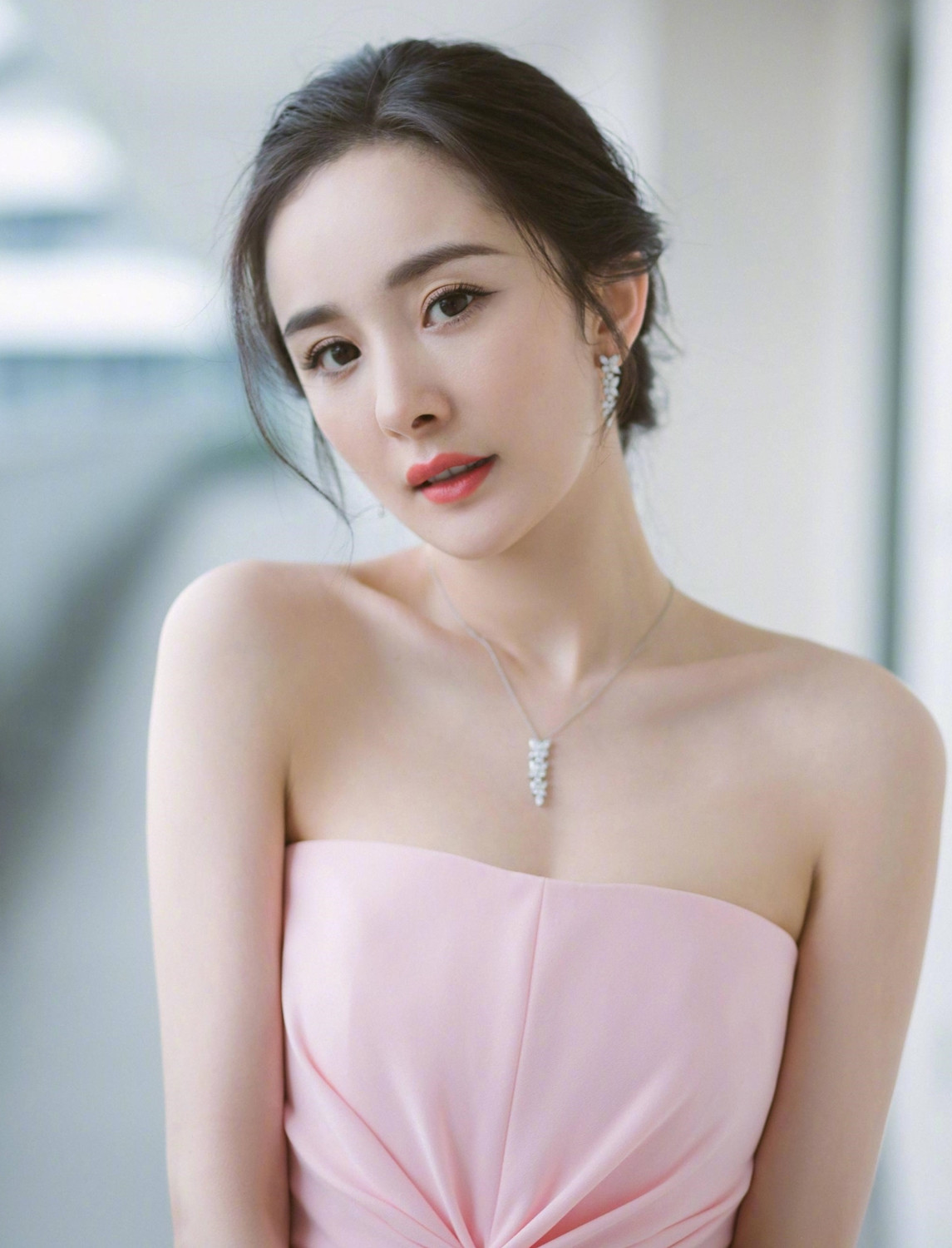 Mỹ nhân Hoa ngữ sau ly hôn Dương Mịch sự nghiệp tụt dốc ồn ào hẹn hò trai trẻ