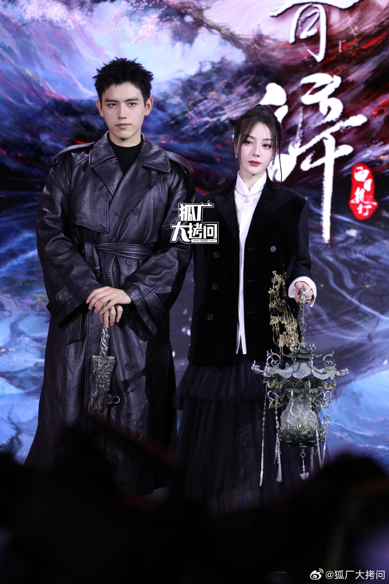 'Mỹ nhân Tân Cương' Địch Lệ Nhiệt Ba 'gây bão' nhất Đại hội Tencent 2025 - Ảnh 5