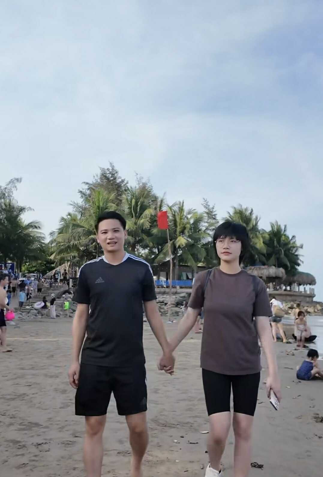 Người chồng chăm vợ bị bệnh não kể giọt nước tràn ly khiến anh phải rời đi, tiết lộ phản ứng của bà xã - Ảnh 1.