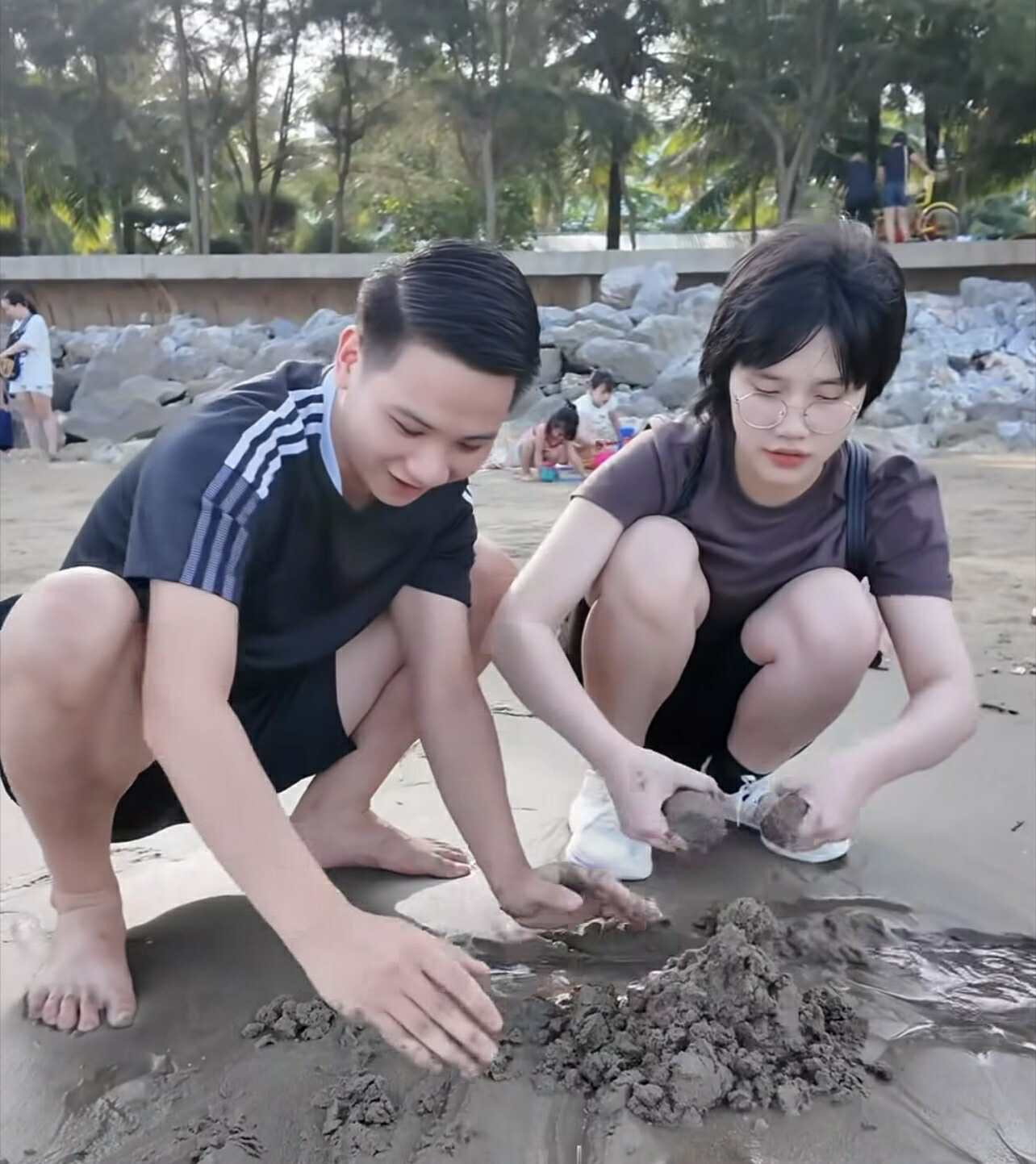 Người chồng chăm vợ bị bệnh não kể giọt nước tràn ly khiến anh phải rời đi, tiết lộ phản ứng của bà xã - Ảnh 2.