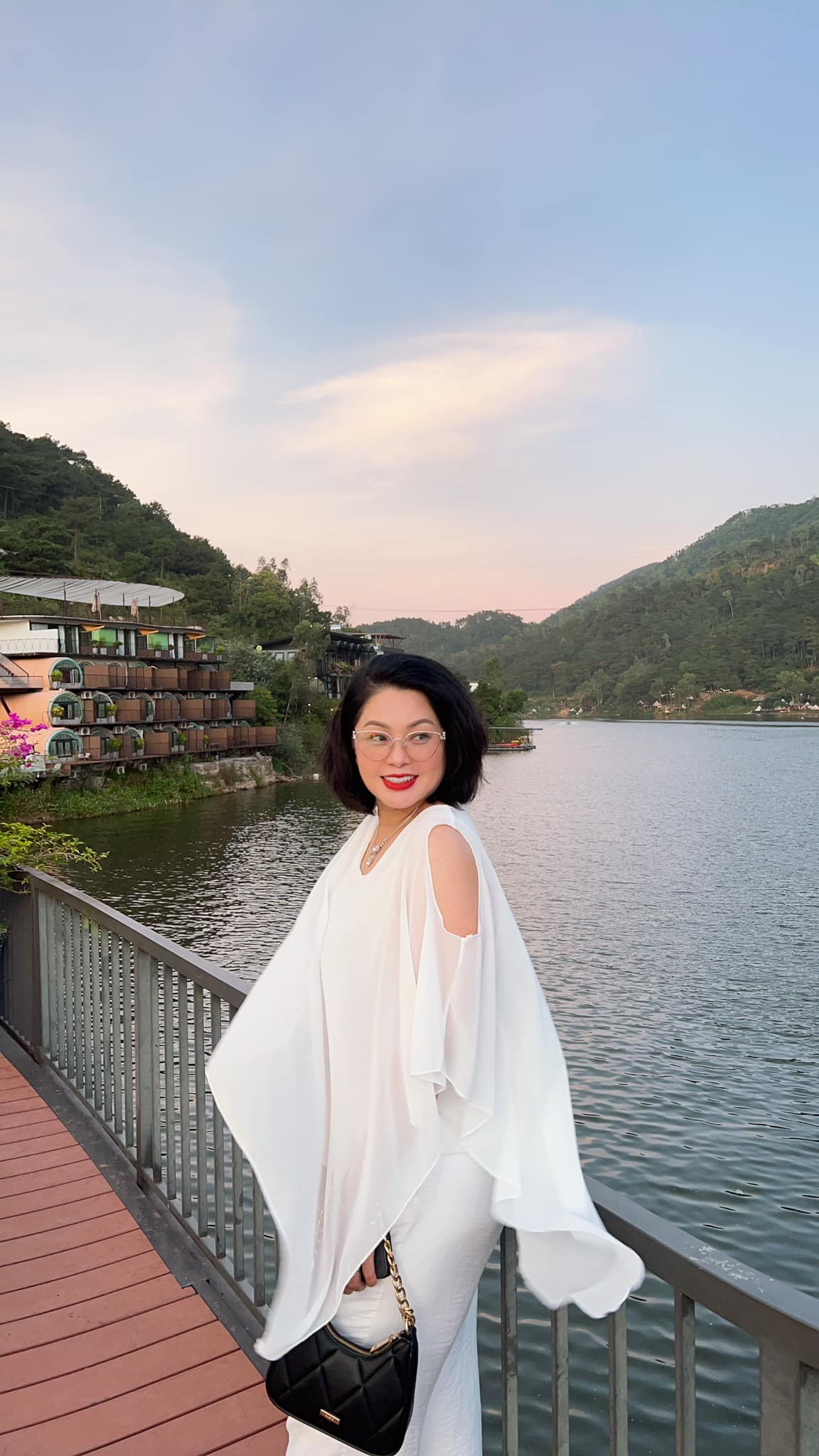 Nữ nghệ sĩ nổi tiếng làng hài đất Bắc đã lên chức bà ngoại nhưng nhan sắc vẫn 'chặt đẹp' con gái- Ảnh 8.