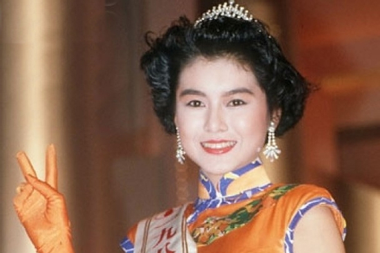 Á hậu bị 'hồng hài nhi' giở trò sàm sỡ, suýt chết vì mê “dao kéo”