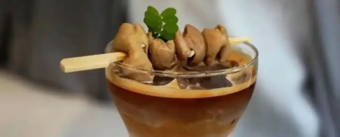 Dân mạng tranh cãi về món cà phê pha với nước luộc lòng heo giá 116.000 đồng- Ảnh 2.