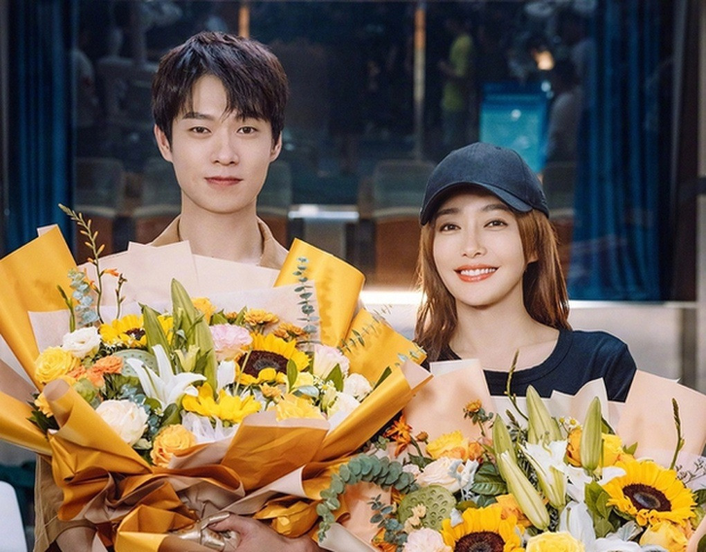 Phú Sát Hoàng Hậu Tần Lam vướng tin mang thai cưới thiếu gia Cbiz kém 10 tuổi