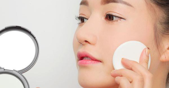 6 sai lầm khiến lớp trang điểm nhanh trôi trong mùa nóng