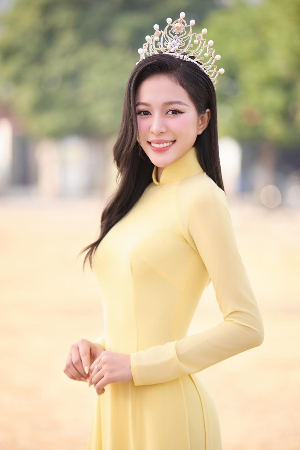 Một Hoa hậu Vbiz công khai trùng tu nhiều bộ phận trước khi thi quốc tế